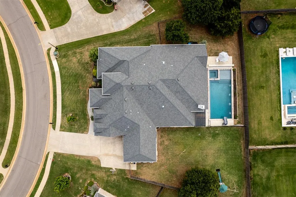 Front exterior — 1140 Gateway Bridge Road, Edmond, OK 73034