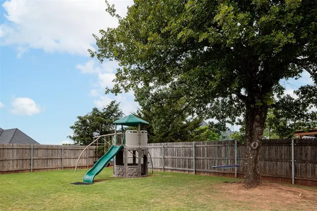 Photo 5 — 1140 Gateway Bridge Road, Edmond, OK 73034