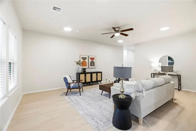 Photo 5 — 208 E Abbot Lane, Mustang, OK 73064