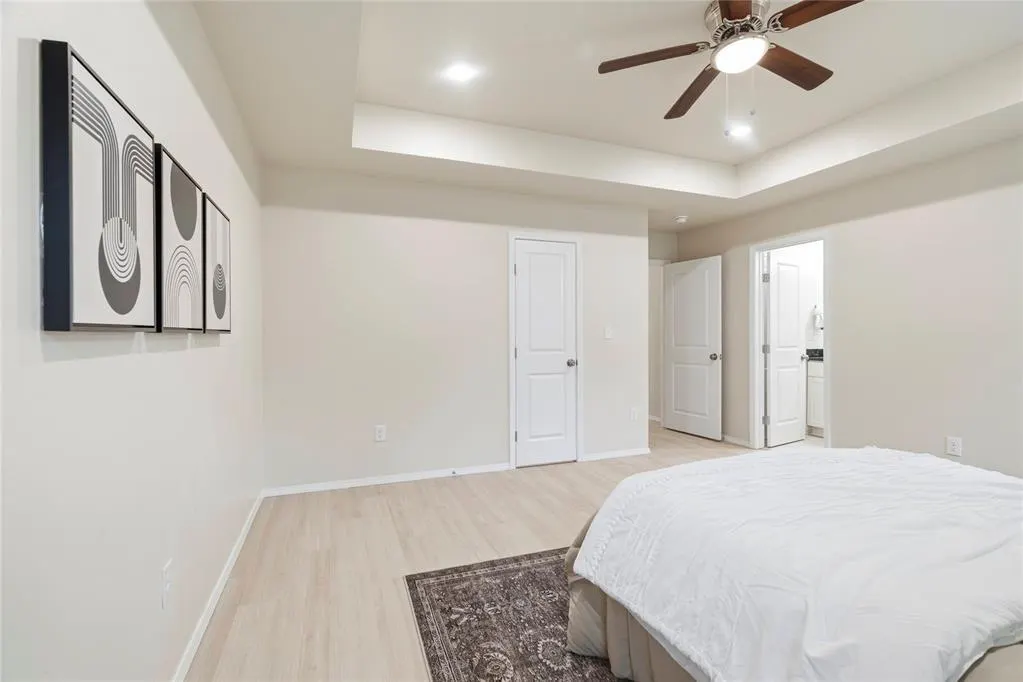Photo 17 — 208 E Abbot Lane, Mustang, OK 73064