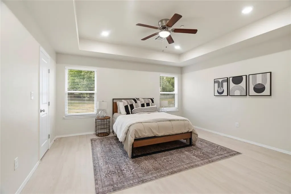 Photo 18 — 208 E Abbot Lane, Mustang, OK 73064
