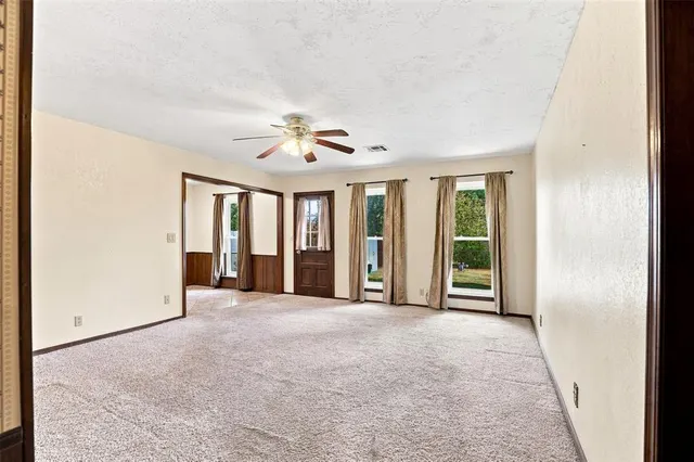 Photo 5 — 715 W Forest Drive, Mustang, OK 73064