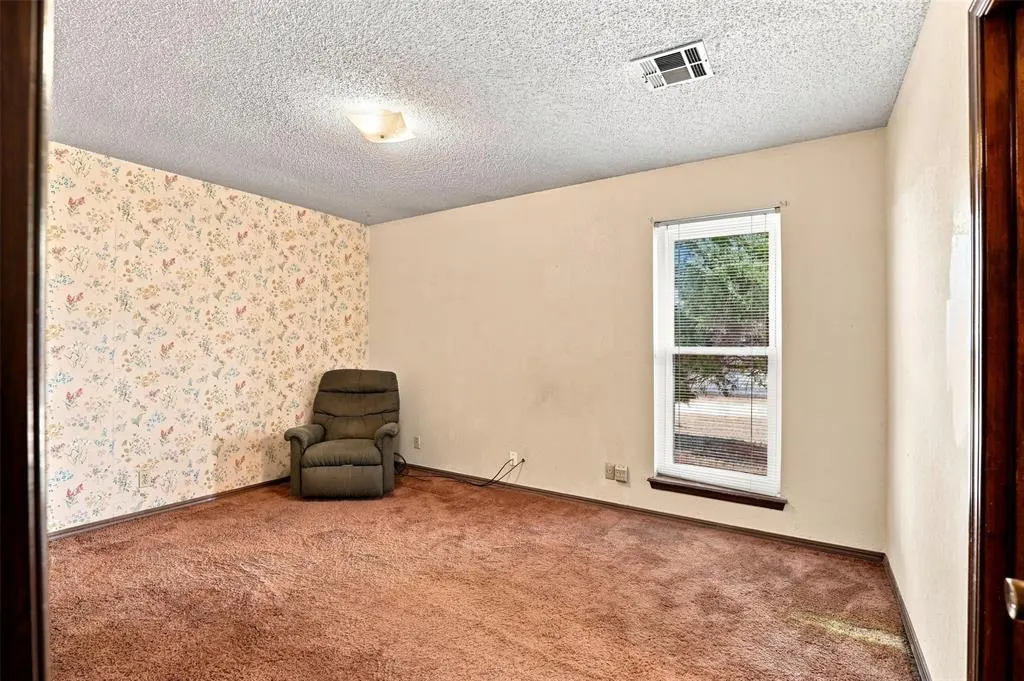 Photo 12 — 715 W Forest Drive, Mustang, OK 73064