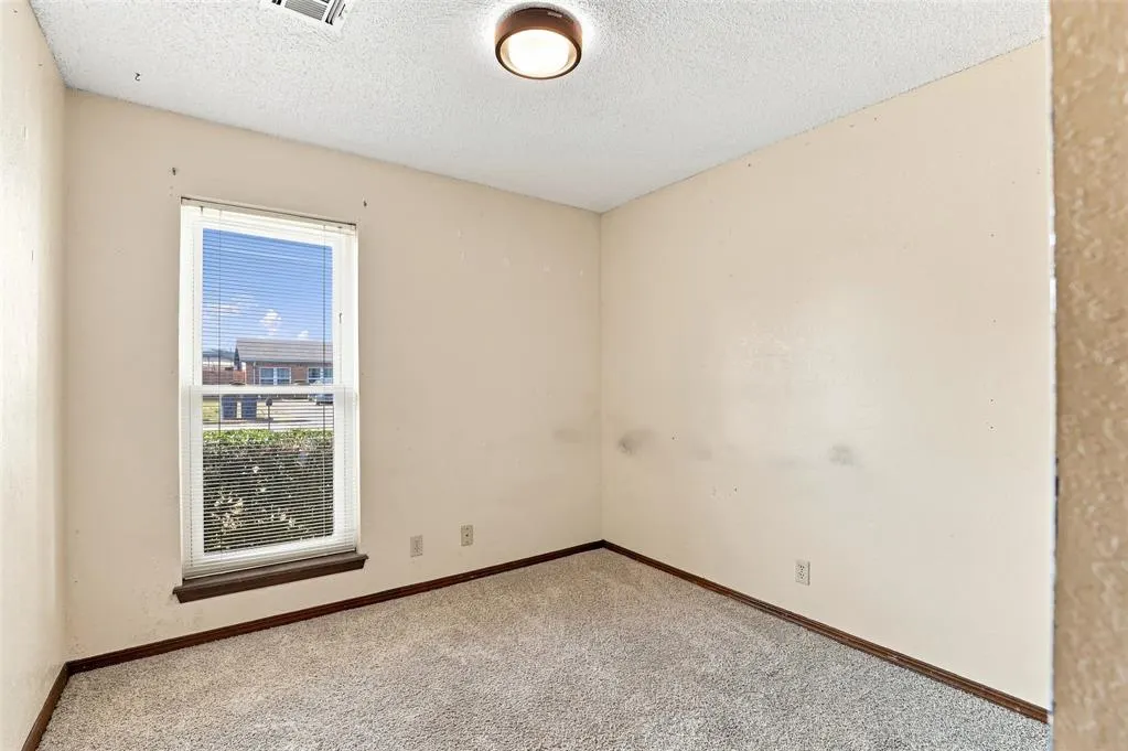 Photo 15 — 715 W Forest Drive, Mustang, OK 73064