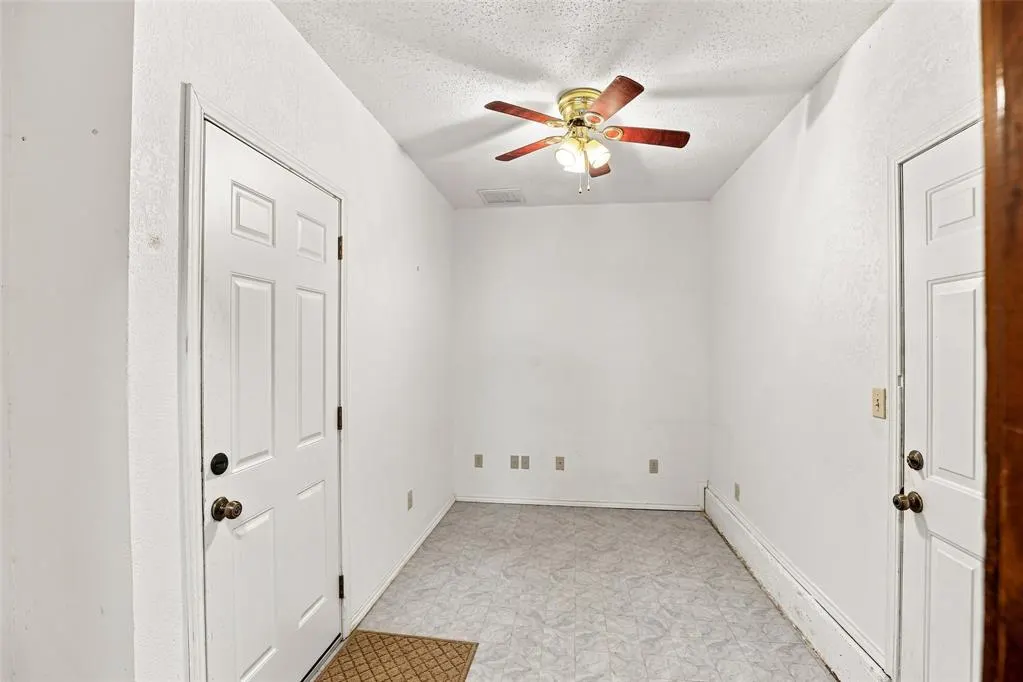 Photo 19 — 715 W Forest Drive, Mustang, OK 73064