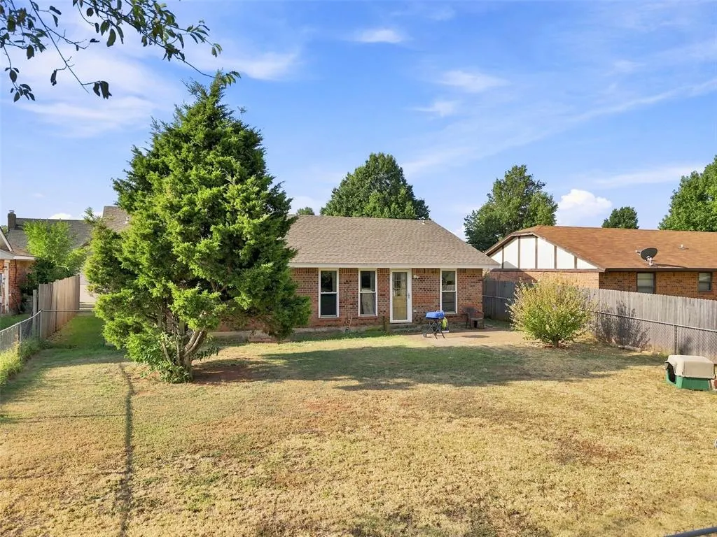 Photo 21 — 715 W Forest Drive, Mustang, OK 73064