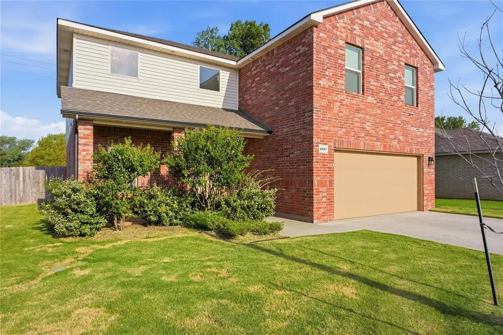 Photo 2 — 4421 Palmetto Bluff Drive, Mustang, OK 73064
