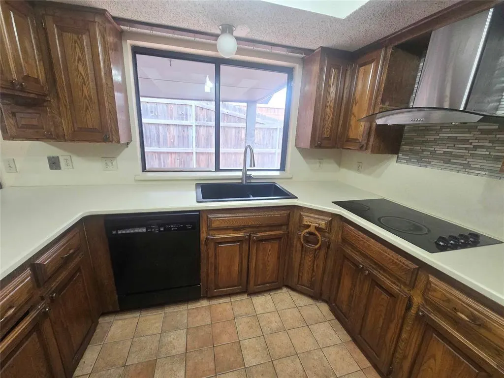 Photo 8 — 1212 Kingston Court, Edmond, OK 73034