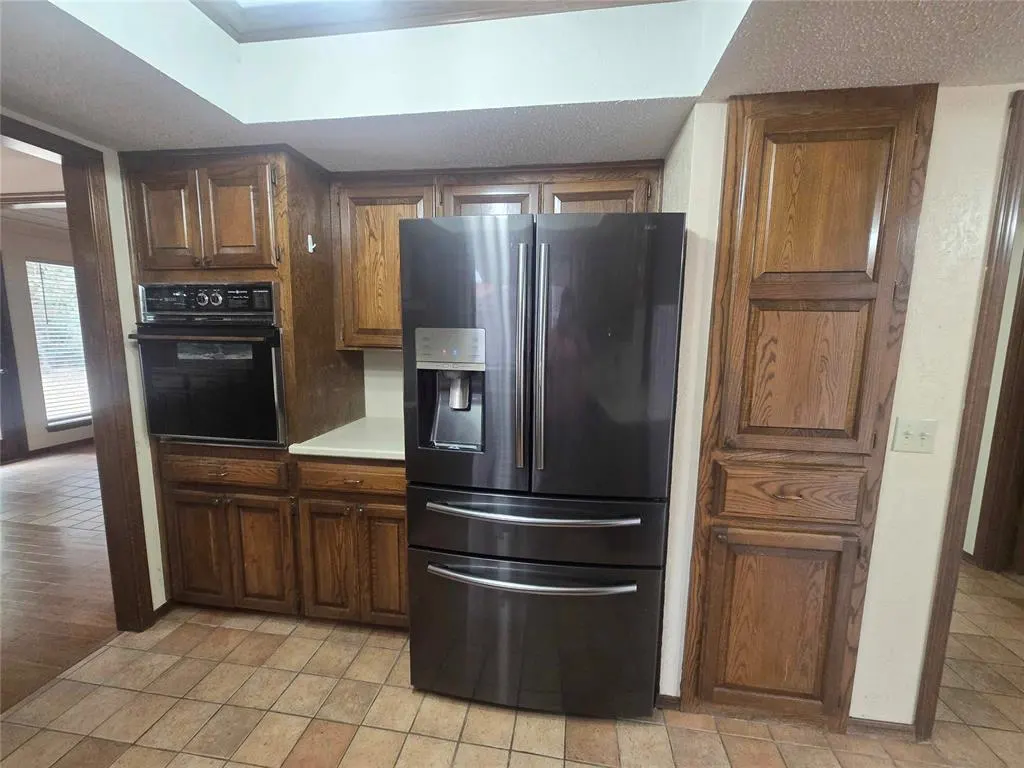 Photo 9 — 1212 Kingston Court, Edmond, OK 73034