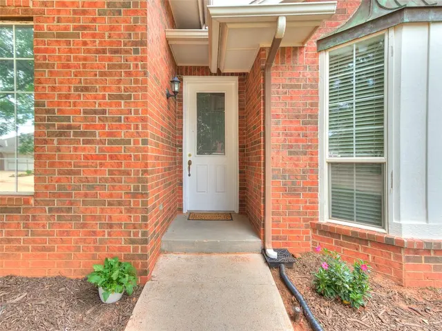 Photo 3 — 15524 Swallowtail Drive, Edmond, OK 73013