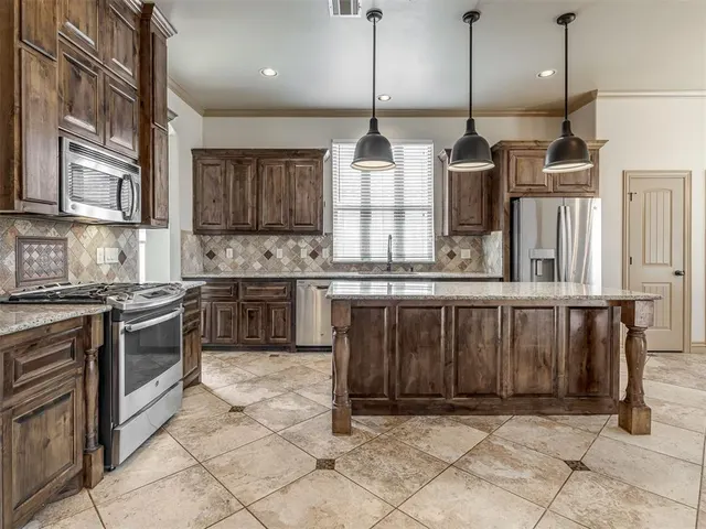 Photo 7 — 15913 Big Cypress Drive, Edmond, OK 73013
