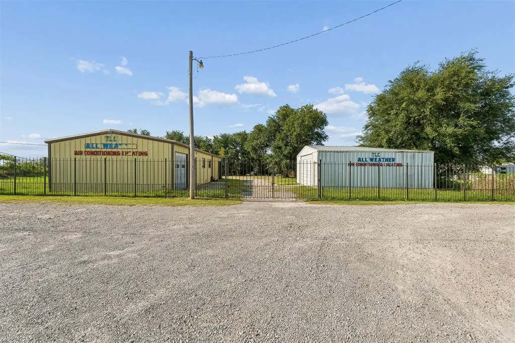 Front exterior — 902 N Purdue Avenue, Oklahoma City, OK 73127