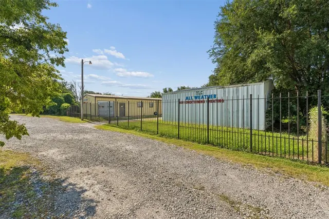 Photo 3 — 902 N Purdue Avenue, Oklahoma City, OK 73127