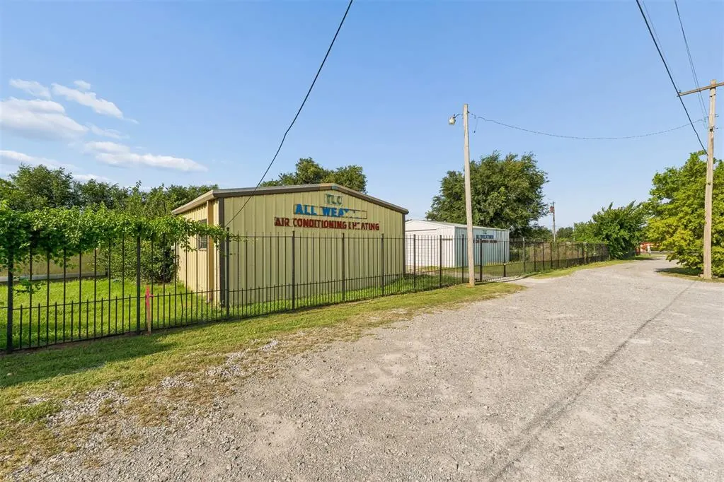 Photo 5 — 902 N Purdue Avenue, Oklahoma City, OK 73127
