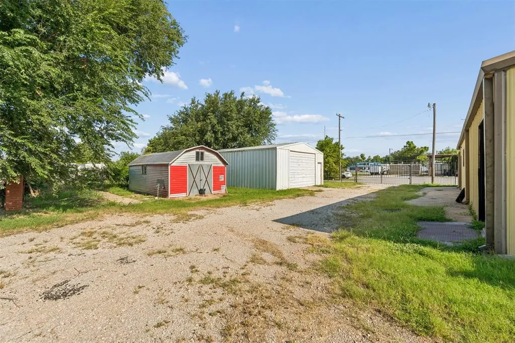 Photo 9 — 902 N Purdue Avenue, Oklahoma City, OK 73127