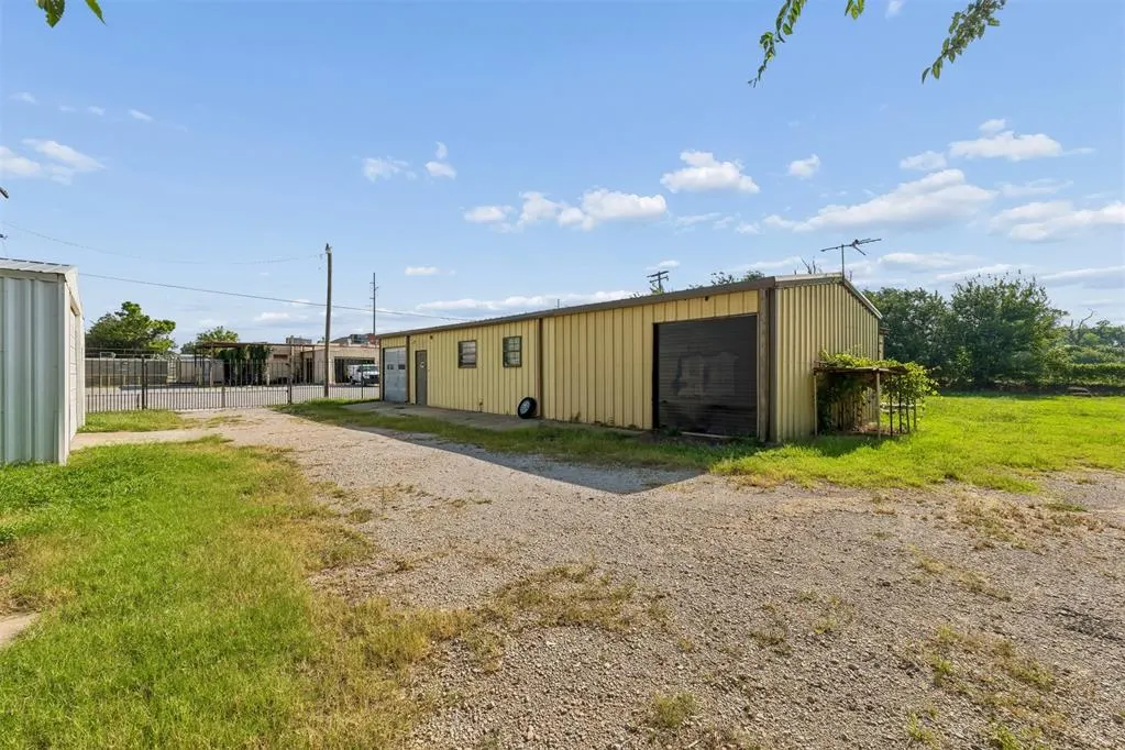 Photo 10 — 902 N Purdue Avenue, Oklahoma City, OK 73127