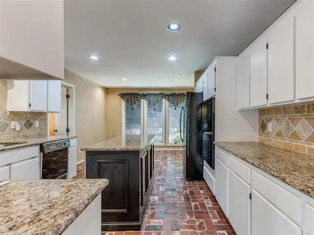 Photo 5 — 1201 Fox Bluff Court, Edmond, OK 73034