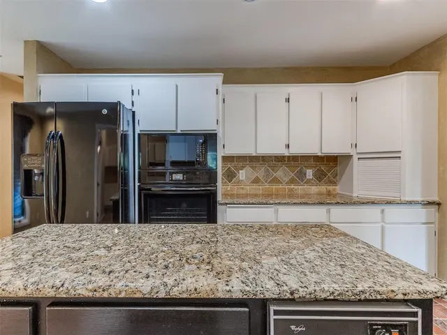 Photo 7 — 1201 Fox Bluff Court, Edmond, OK 73034