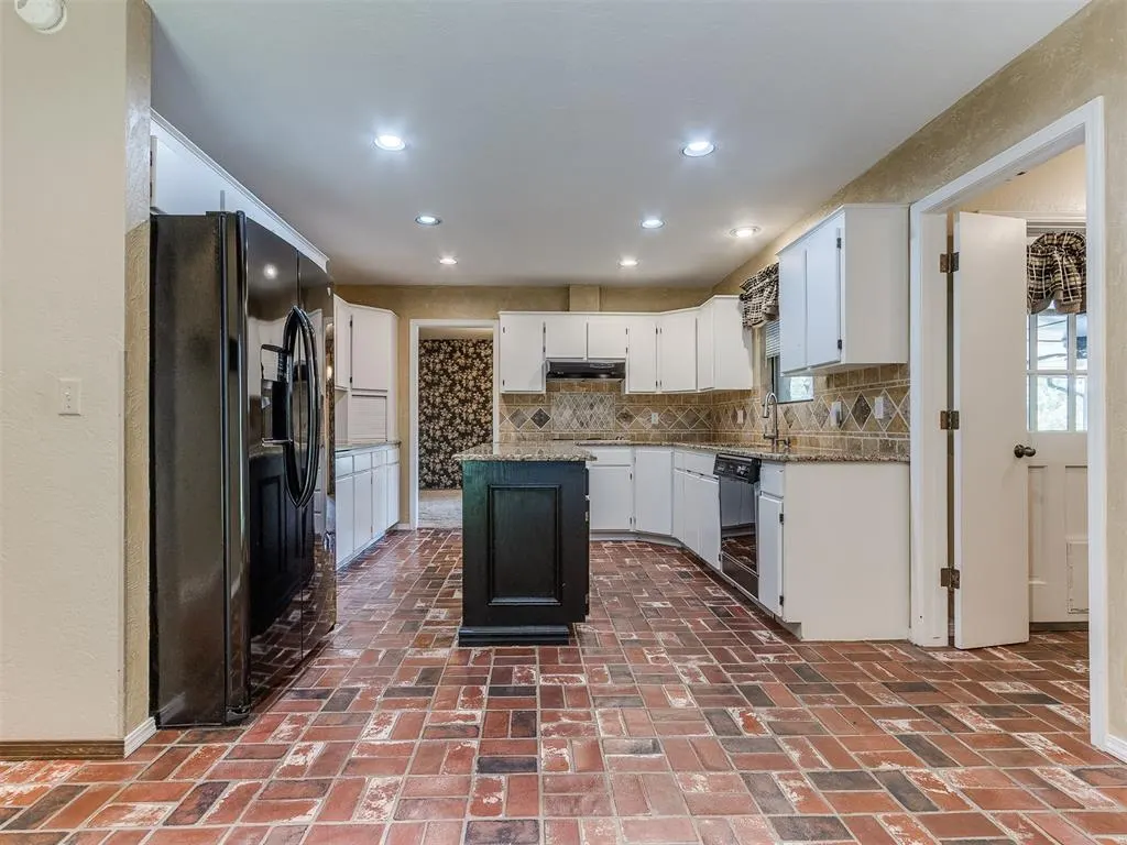 Photo 10 — 1201 Fox Bluff Court, Edmond, OK 73034