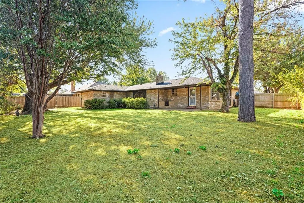Photo 29 — 818 SW 26th Place, El Reno, OK 73036