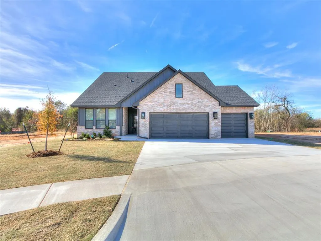Photo 3 — 9404 NW 75th Street, Yukon, OK 73099