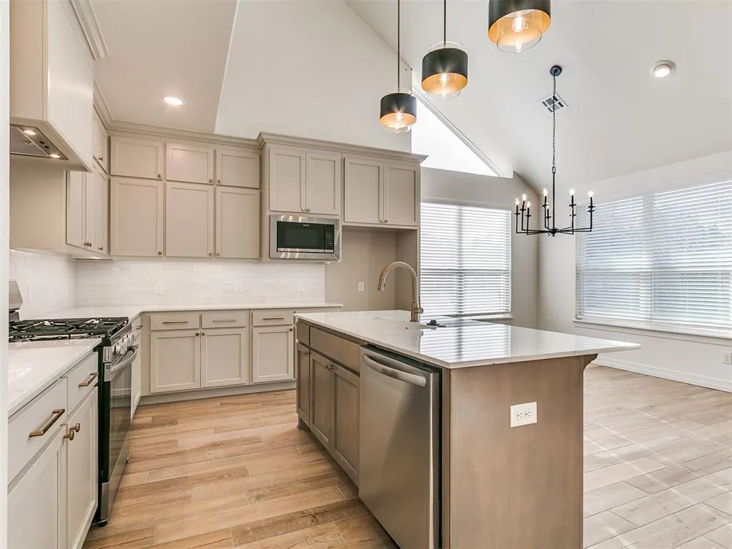 Photo 9 — 9404 NW 75th Street, Yukon, OK 73099