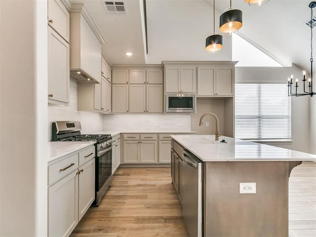 Photo 10 — 9404 NW 75th Street, Yukon, OK 73099