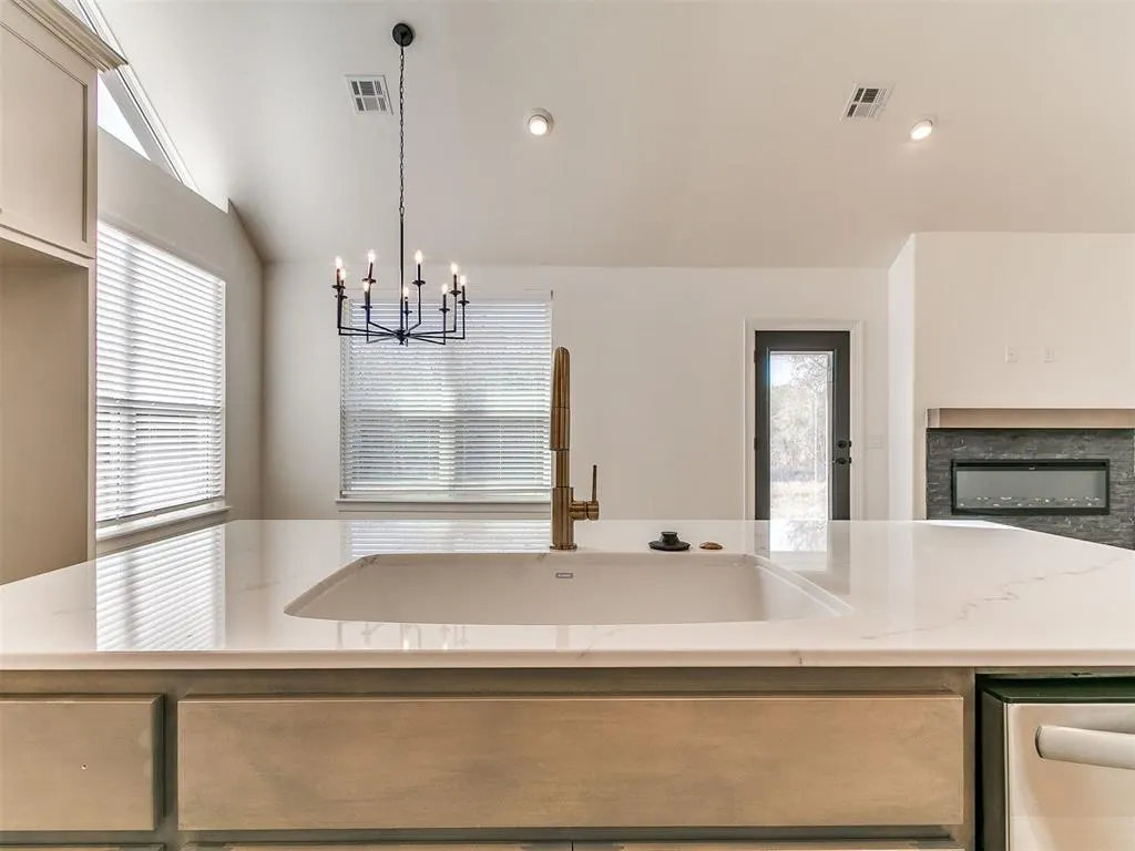 Photo 14 — 9404 NW 75th Street, Yukon, OK 73099