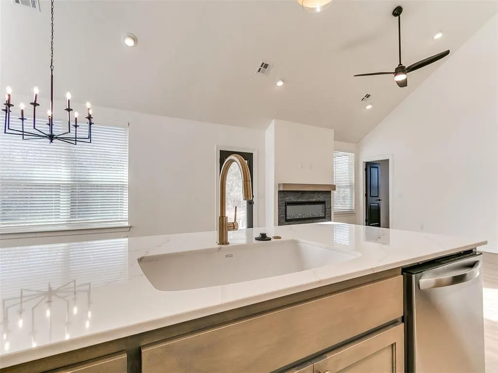 Photo 15 — 9404 NW 75th Street, Yukon, OK 73099