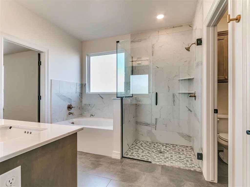 Photo 27 — 9404 NW 75th Street, Yukon, OK 73099