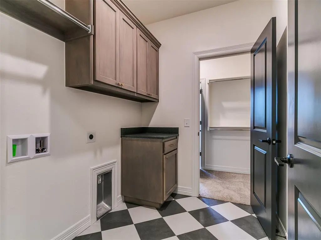 Photo 32 — 9404 NW 75th Street, Yukon, OK 73099
