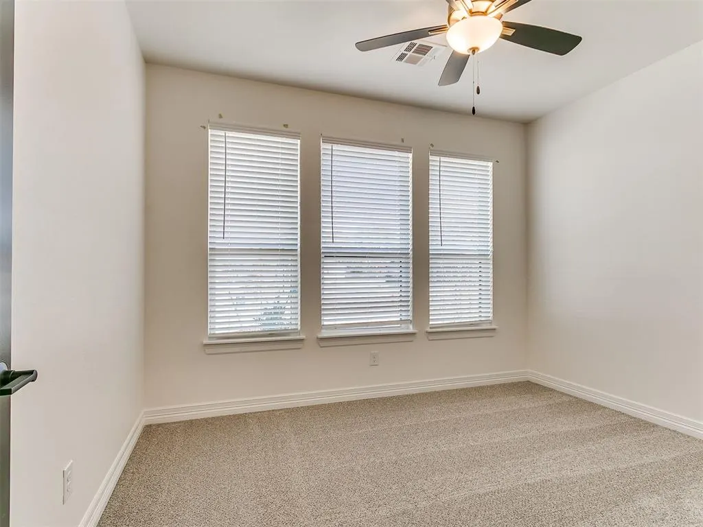 Photo 33 — 9404 NW 75th Street, Yukon, OK 73099