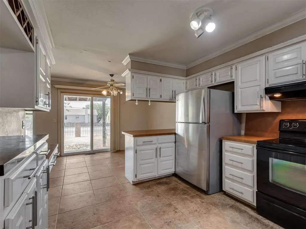 Photo 9 — 5838 Hefner Village Court, Oklahoma City, OK 73162