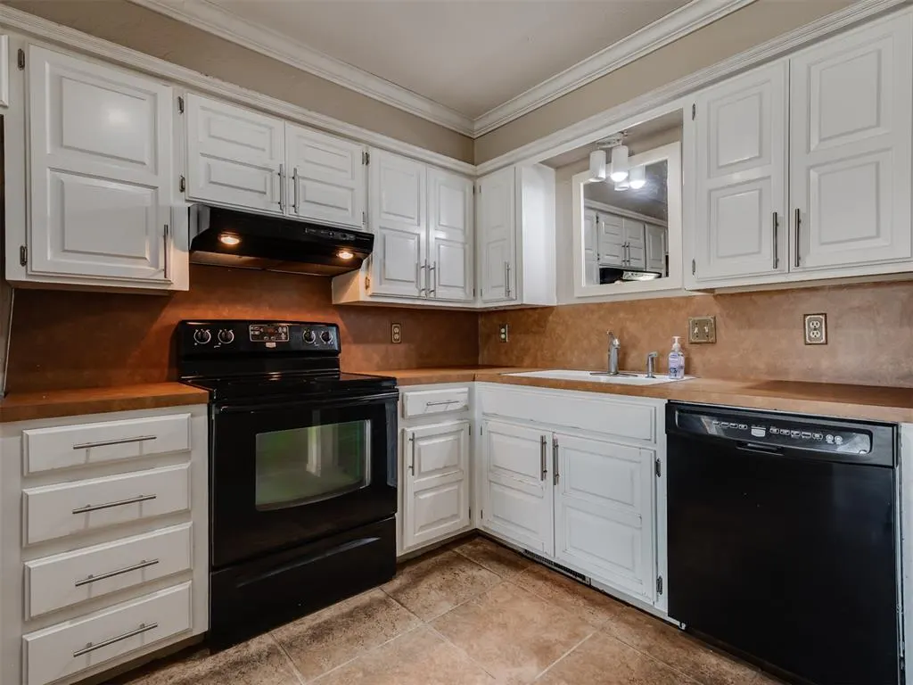 Photo 10 — 5838 Hefner Village Court, Oklahoma City, OK 73162