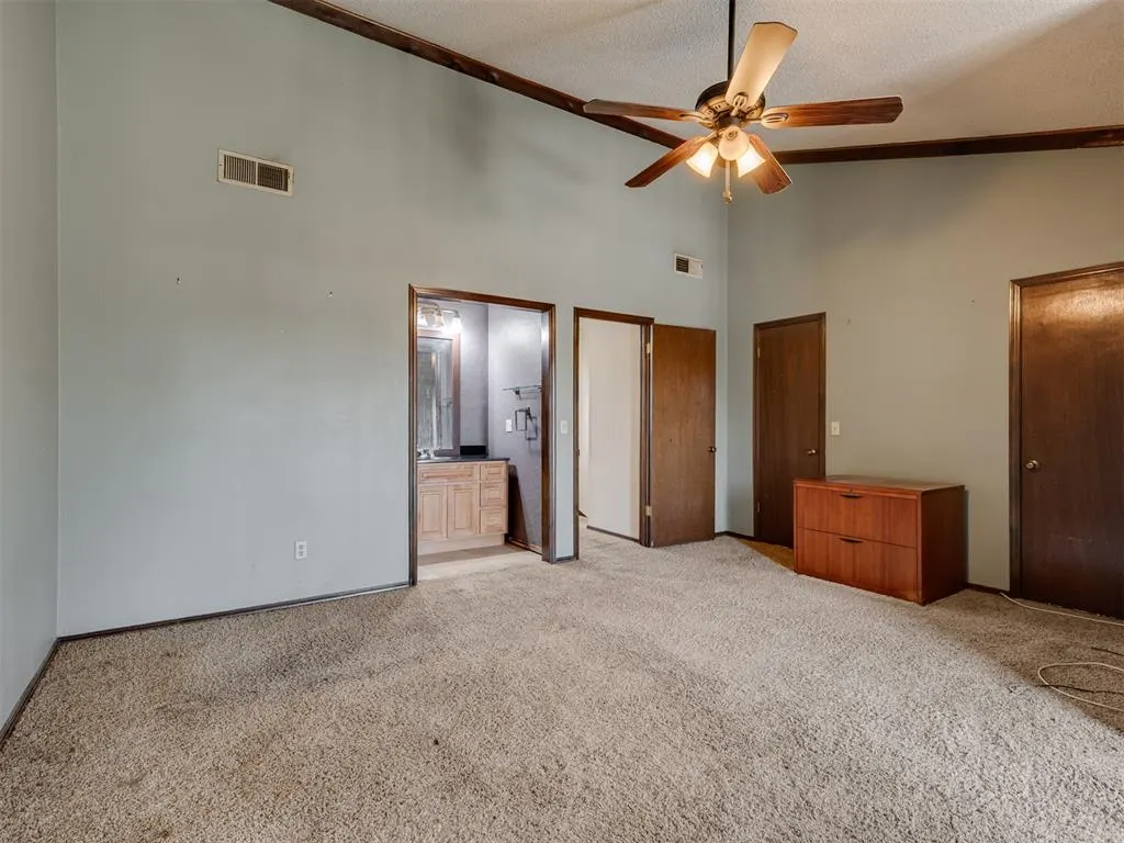 Photo 17 — 5838 Hefner Village Court, Oklahoma City, OK 73162