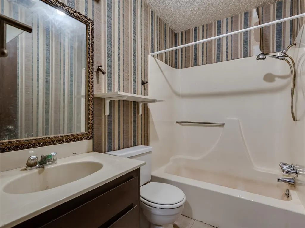 Photo 23 — 5838 Hefner Village Court, Oklahoma City, OK 73162