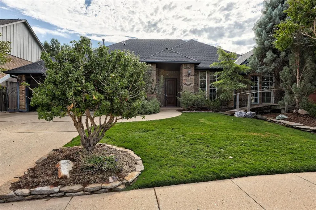 Photo 2 — 16504 Sunny Hollow Road, Edmond, OK 73012