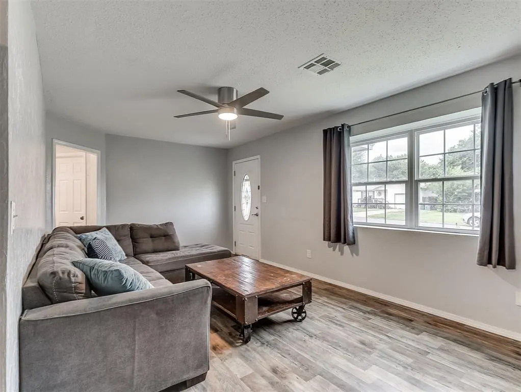 Photo 7 — 1508 Loftin Drive, Midwest City, OK 73130