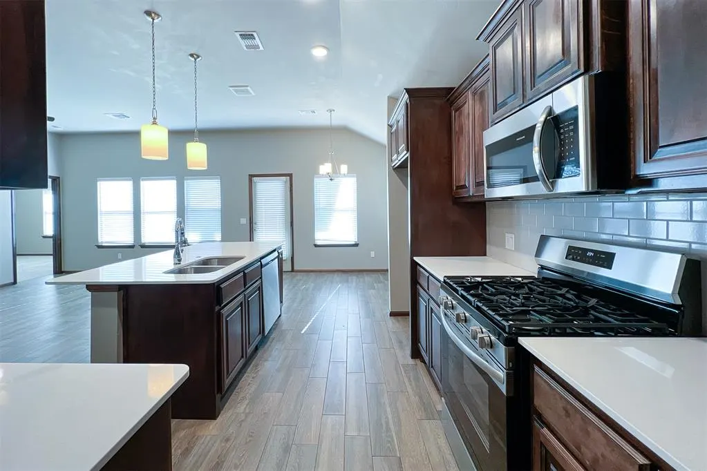 Photo 9 — 12932 NW 3rd Terrace, Yukon, OK 73099