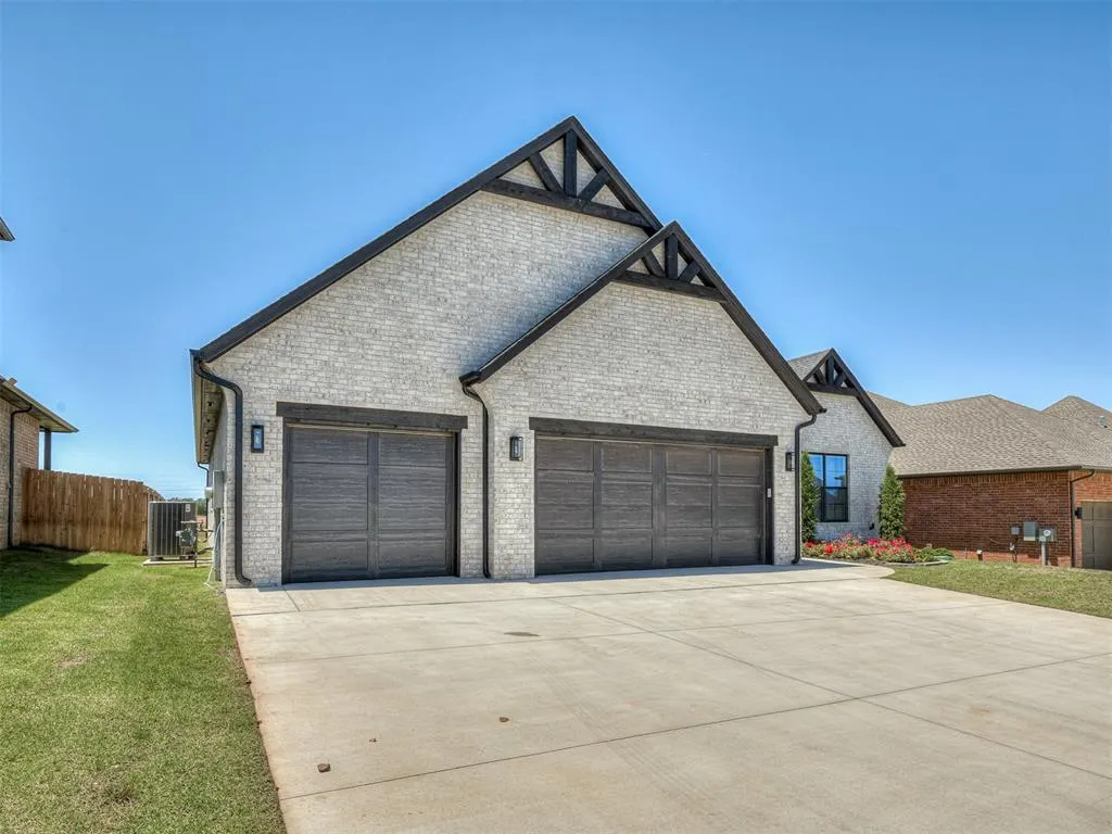 Photo 3 — 2217 Los Angeles Avenue, Edmond, OK 73034