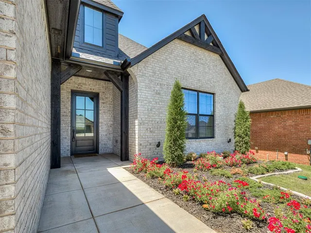 Photo 4 — 2217 Los Angeles Avenue, Edmond, OK 73034