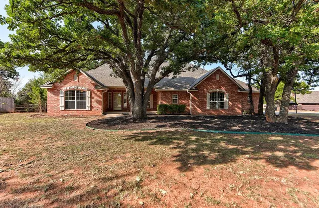 Photo 3 — 204 Persimmon Ridge Drive, Blanchard, OK 73010