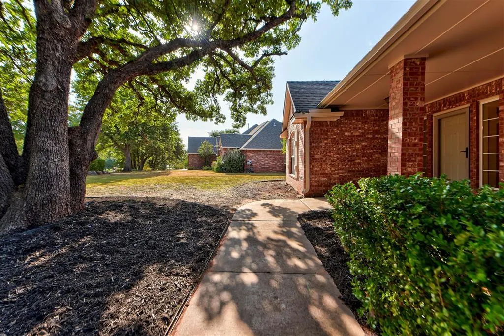 Photo 4 — 204 Persimmon Ridge Drive, Blanchard, OK 73010