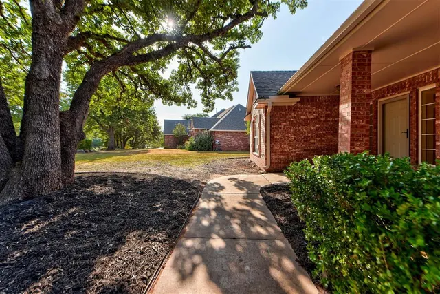 Photo 4 — 204 Persimmon Ridge Drive, Blanchard, OK 73010