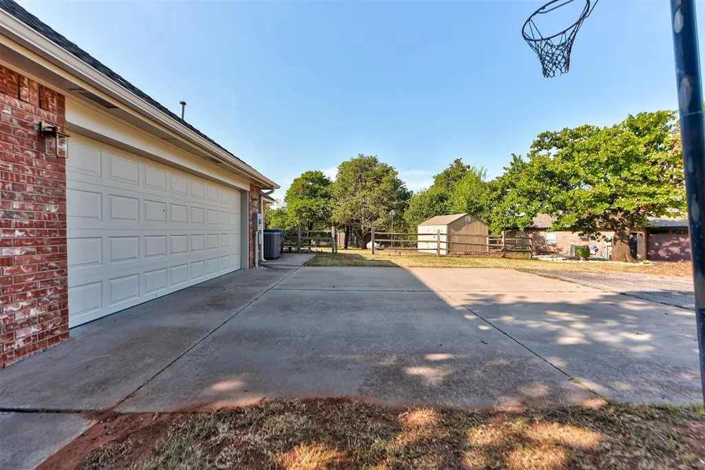 Photo 5 — 204 Persimmon Ridge Drive, Blanchard, OK 73010