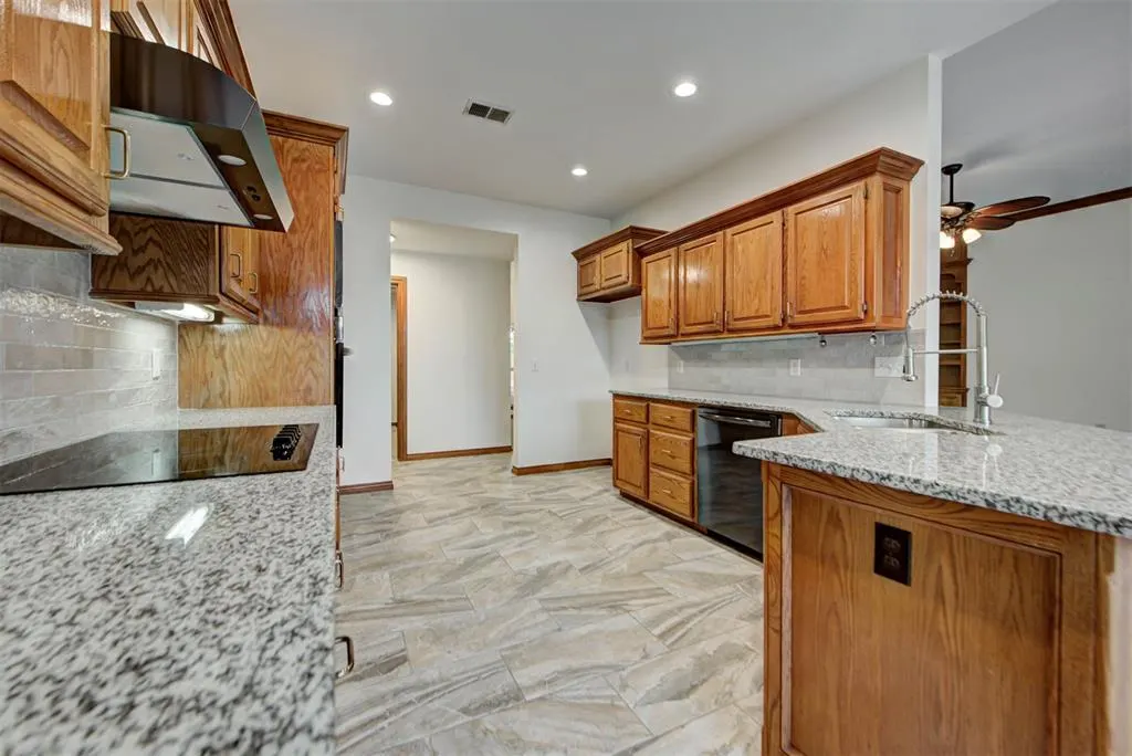 Photo 23 — 204 Persimmon Ridge Drive, Blanchard, OK 73010