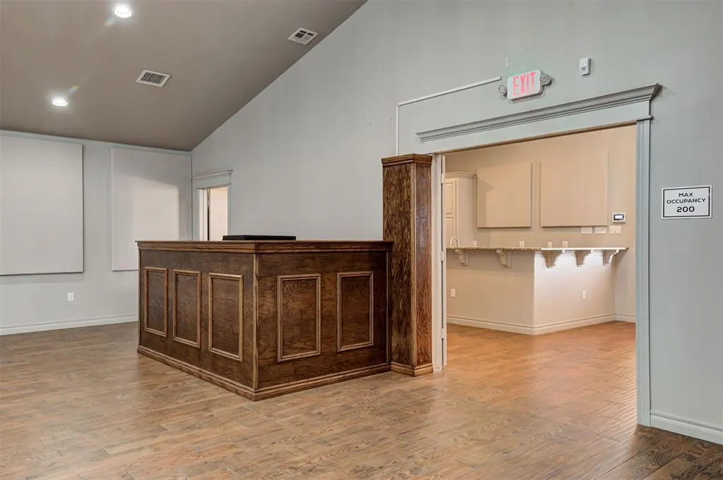 Photo 12 — 450 E Main Street, Yukon, OK 73099