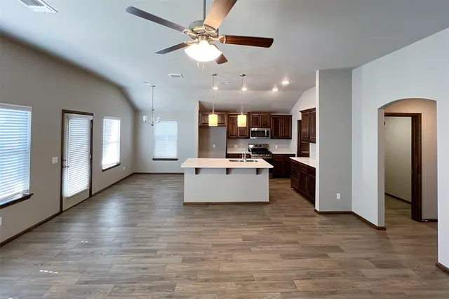 Photo 5 — 12932 NW 3rd Terrace, Yukon, OK 73099