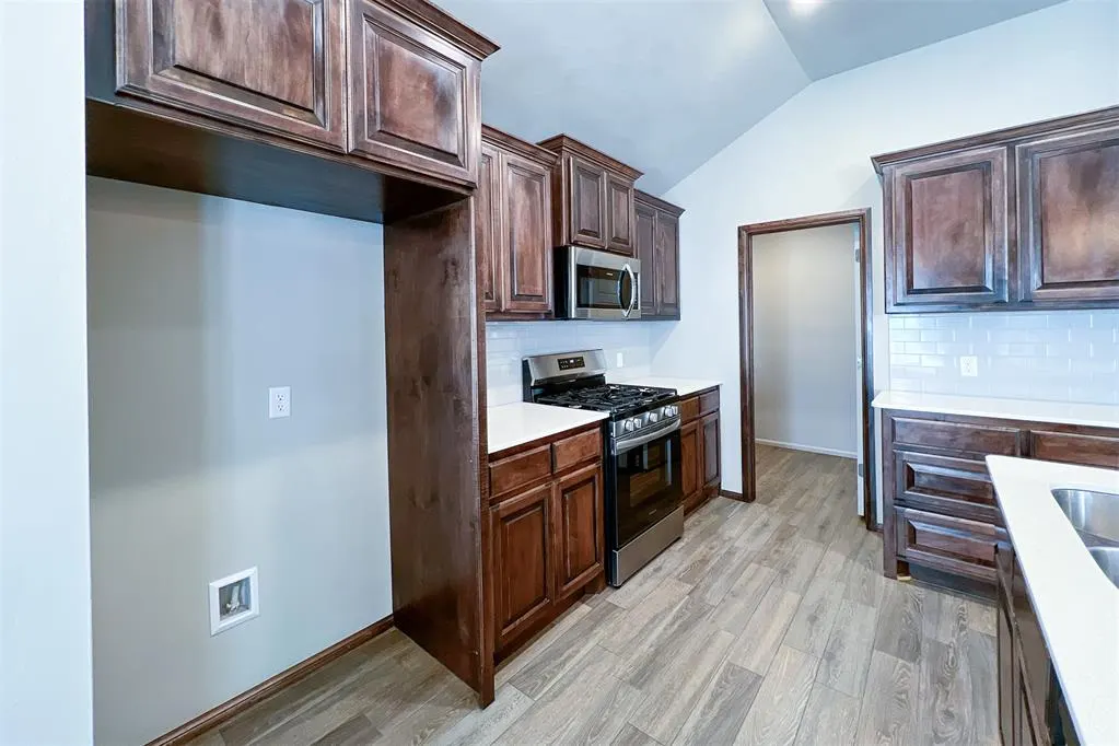 Photo 8 — 12932 NW 3rd Terrace, Yukon, OK 73099
