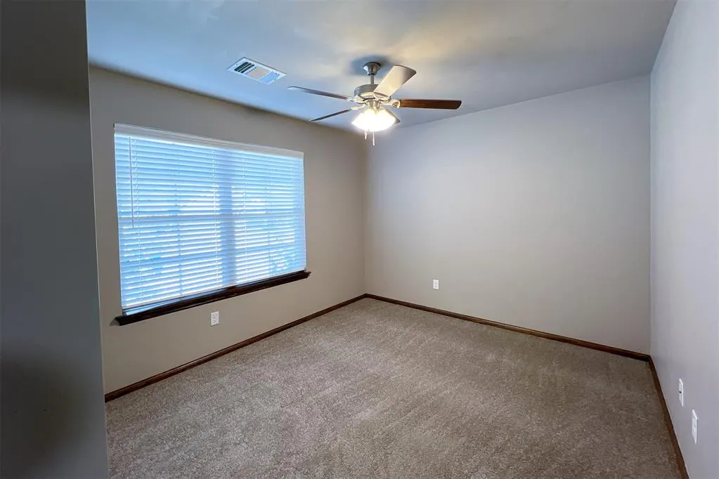 Photo 19 — 12932 NW 3rd Terrace, Yukon, OK 73099